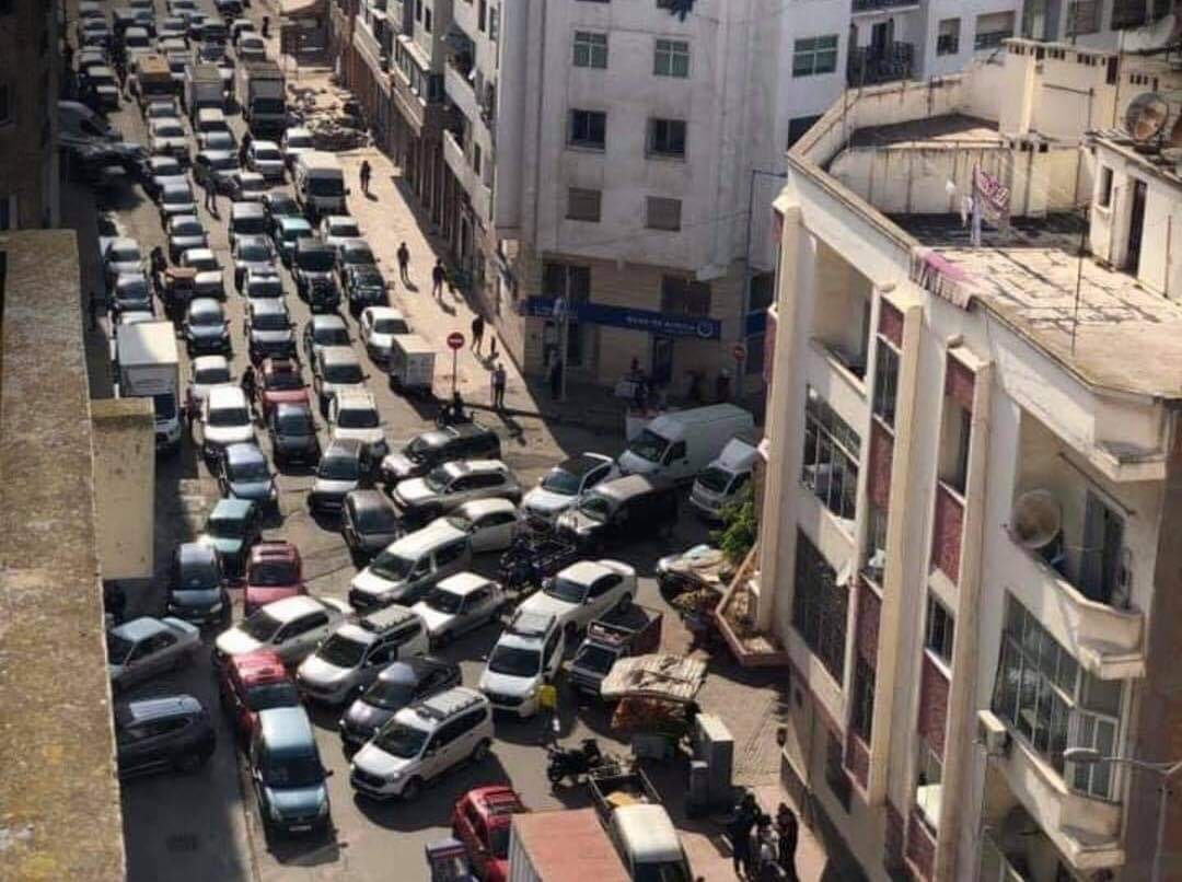 الاختناقات المرورية تعيد إلى الواجهة غضب بيضاوة من عمودية المدينة برئاسة البيجيدي