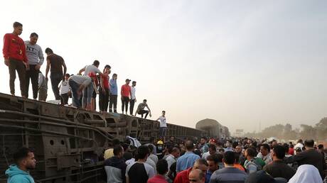 مصر.. إصابة 98 شخصا بجروح في حادث خروج قطار عن القضبان 