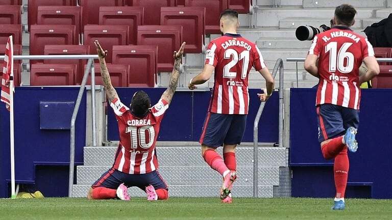 أتلتيكو مدريد يستعيد الصدارة من جاره الريال بثنائية في شباك هويسكا