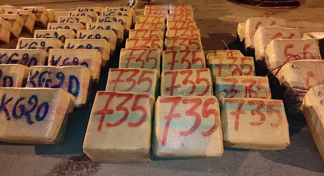 الناظور.. إحباط محاولة للتهريب الدولي للمخدرات وحجز أزيد من خمسة أطنان من “الحشيش