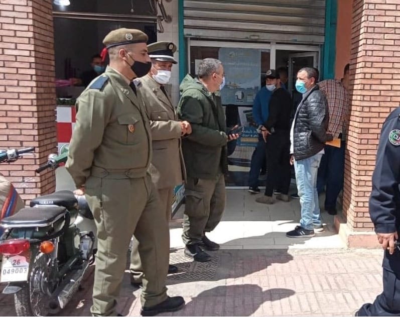 قدّما معلومات مغلوطة للتضليل.. أمن مراكش يفكّ لغز “السطو” على وكالة لتحويل الأموال ويوقف شقيقين