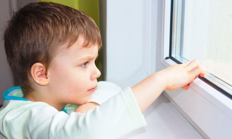 اجتنبوها.. مواد كيماوية قد تعزز إصابة الأطفال بالتوحد