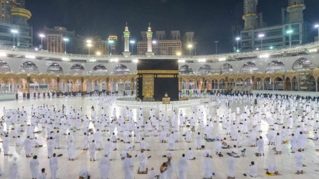 مع اقتراب رمضان.. الصحة العالمية تحذر من تنظيم تجمعات دينية بأماكن مغلقة