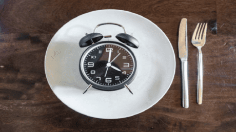 هل يمكنك الصيام إذا ظهرت لديك أعراض “كورونا”؟