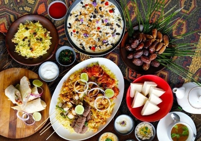 ردوا بالكم.. استشاري تغذية يحذر من هذه المأكولات في السحور