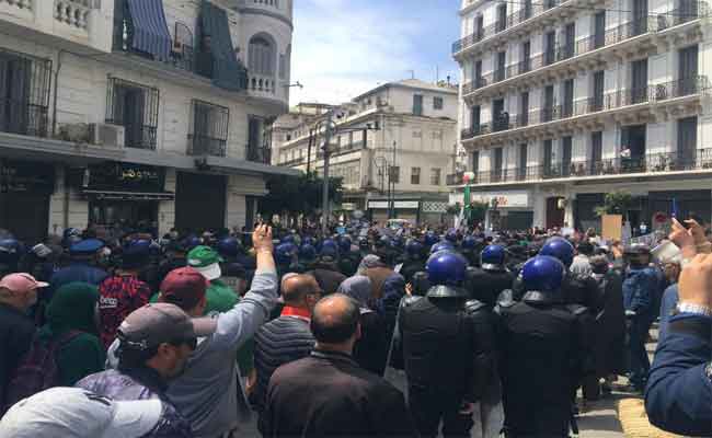 الجارة الشرقية.. منع المسيرة الـ114 للطلبة الجامعيين بالقوة من قبل قوات الأمن