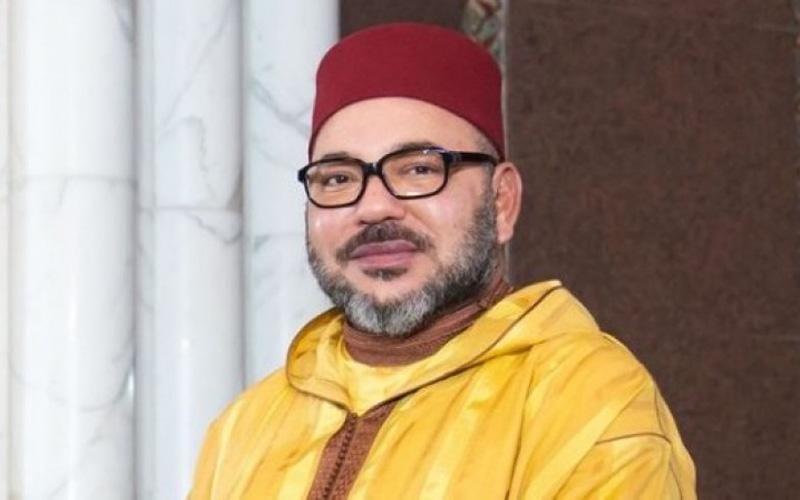 الملك محمد السادس يزور ضريح محمد الخامس