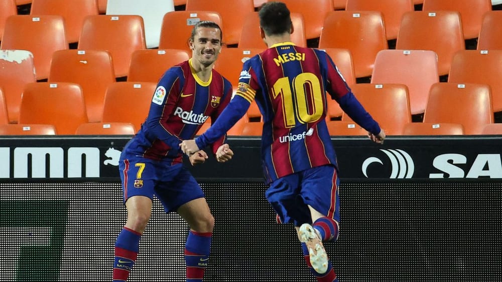 الليغا.. برشلونة يقلب الطاولة على “الخفافيش” ويواصل “مطاردة” الصدارة