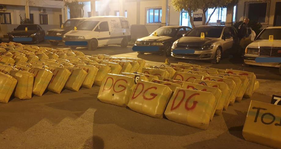 الناظور.. “الديستي” و”لابيجي” يحبطان تهريب أزيد من خمسة أطنان من “الحشيش”  