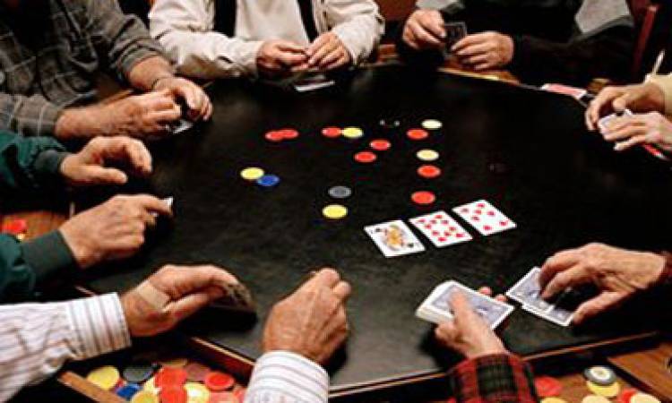 بينهم نساء.. إيقاف 20 شخصا داخل شقق تحولت لمحلات ألعاب القمار بطنجة