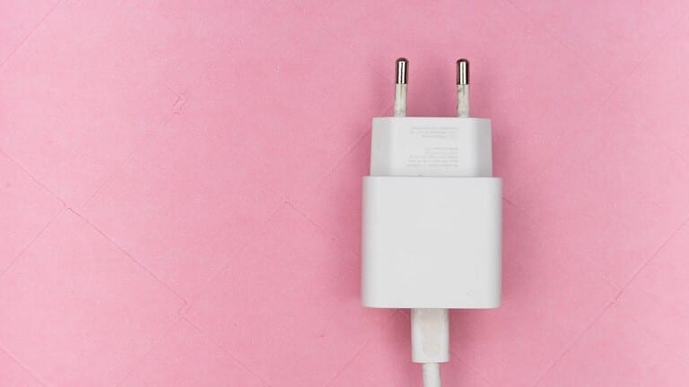 تعرفوا عليها.. طريقة سهلة للحصول على “شارجور دورجين” للهاتف الذكي