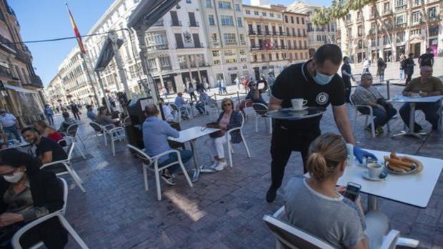 مطاعم ومقاهي وفنادق إسبانيا تبحث عن نادلين وطهاة دون جدوى