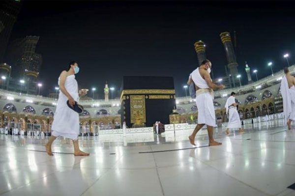 عودة العمرة للمعتمرين من خارج السعودية بداية من هذا التاريخ