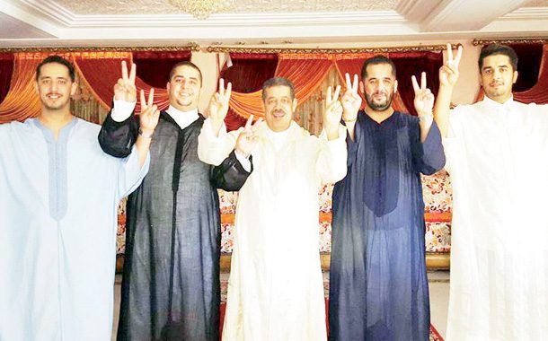 نشطاء ينتقدون شباط بعد تقديمه “لائحة إنتخابية عائلية” وتهميشه للأنصار