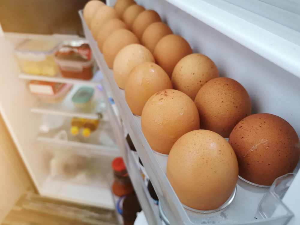 انتباه.. لا تضعوا البيض في باب الثلاجة