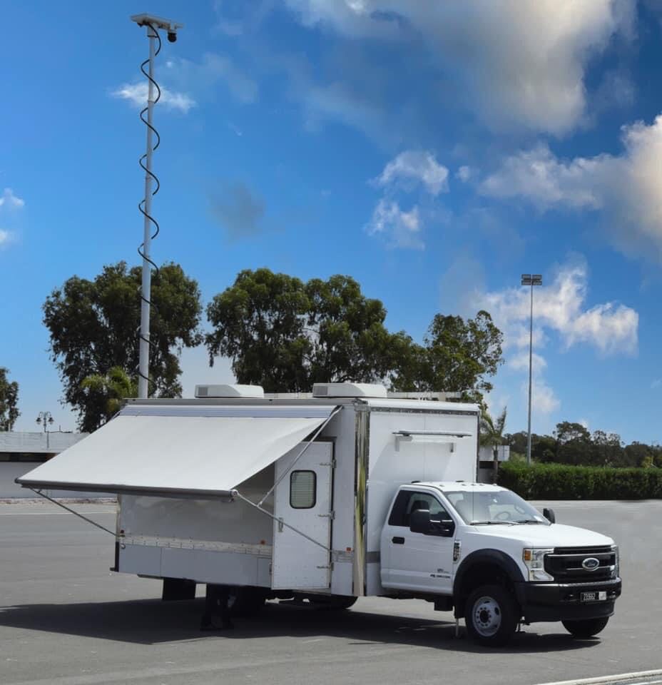 هبة أمريكية للشرطة المغربية عبارة وحدة متنقلة للقيادة تشتمل على شاحنة من الجيل الجديد