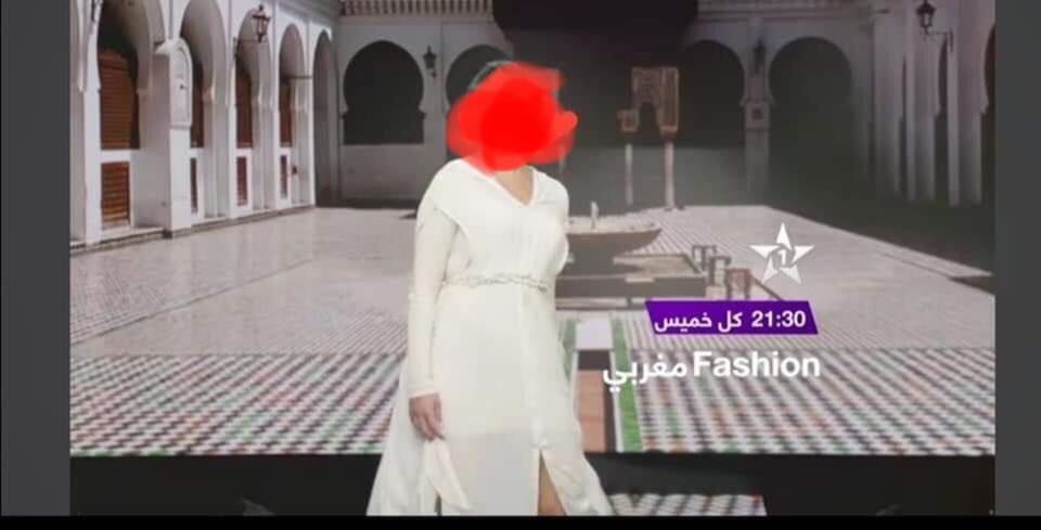 تصميم “فاطمة الفهرية” في برنامج تلفزيوني على القناة الأولى يثير غضب محافظون مغاربة