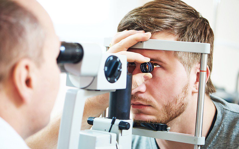 علامات في العين تكشف عن حالات صحية خطيرة مخفية