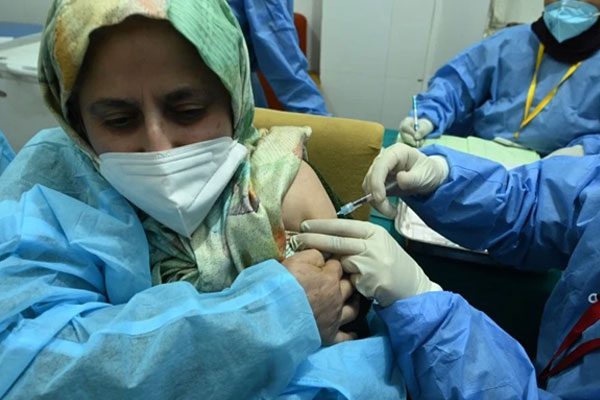 الدار البيضاء.. أطباء ومهنيون بقطاع الصحة يتلقون الجرعة الثالثة