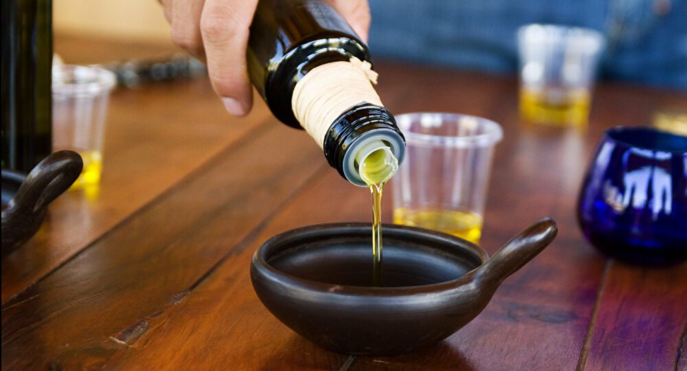 ها كيفاش.. تتأكد من جودة زيت الزيتون    