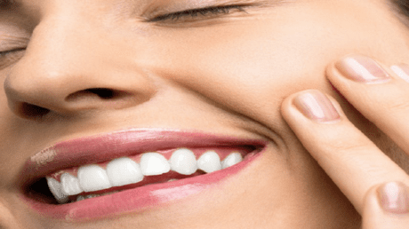 تعرفوا عليه.. “مبيض أسنان طبيعي” سيعزز ابتسامتك