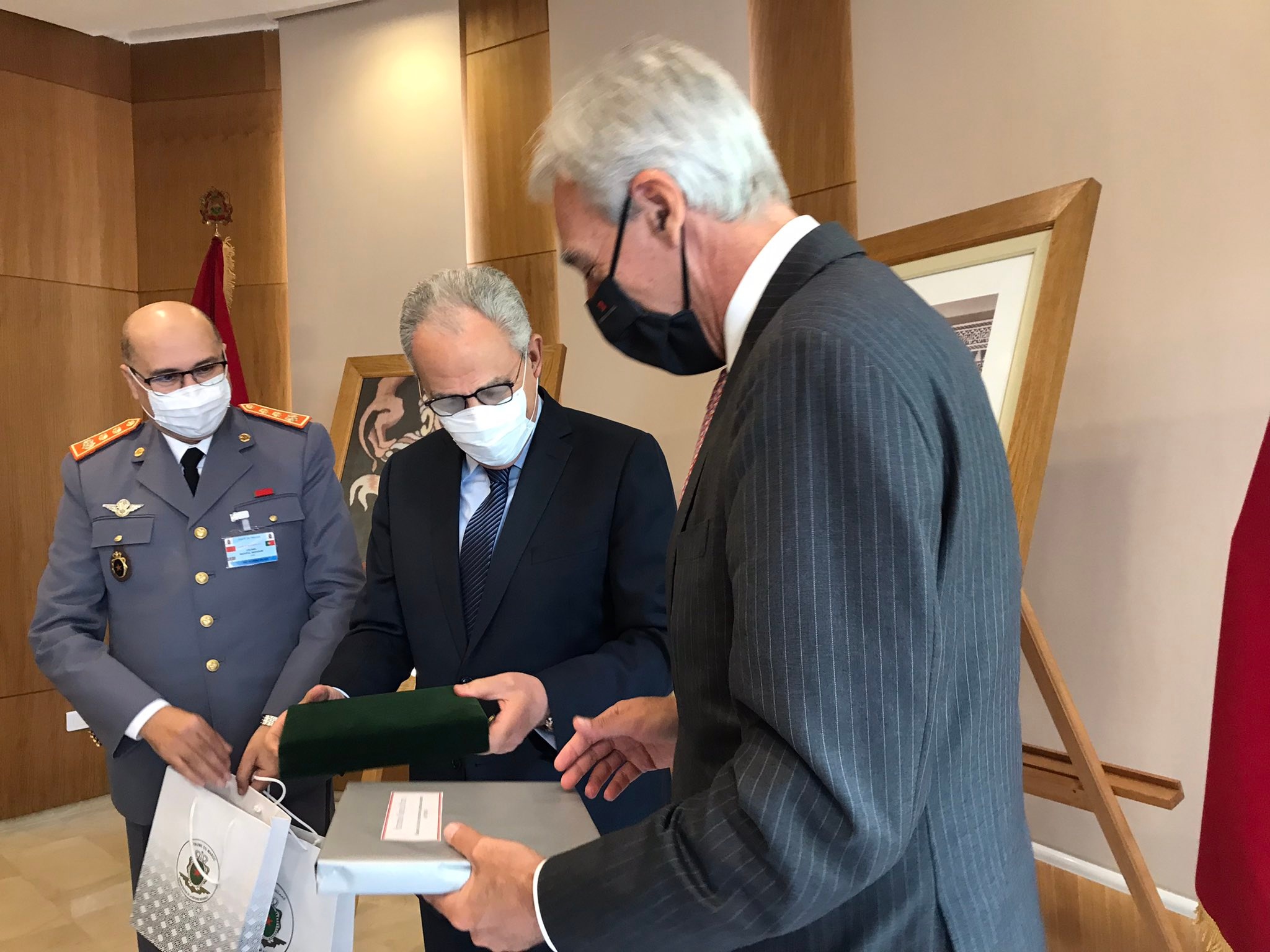 بتعليمات ملكية.. الوزير لوديني والجنرال الفاروق يستقبلان وزير الدفاع البرتغالي
