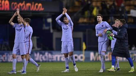 تشافي يقود برشلونة لإحباط كمين “الغواصات الصفراء”