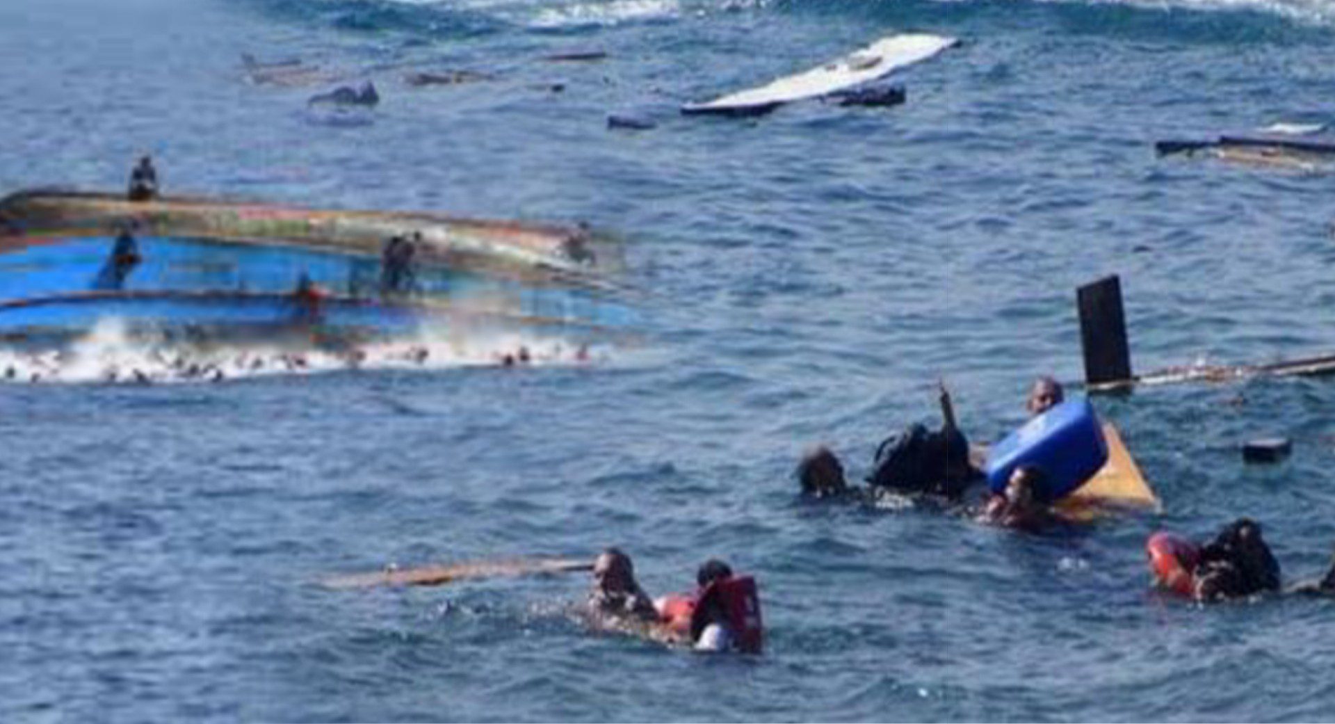 مؤلم.. انتشار أربعة جثة والبحث عن مفقودين في تحطم قارب في مصب واد الشراط