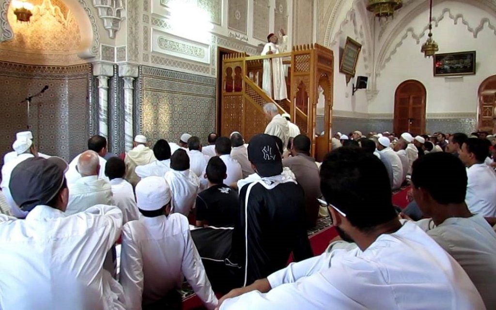 وزارة التوفيق..  تحث خطباء المساجد للتأكيد على أهمية التلقيح خلال صلاة الجمعة