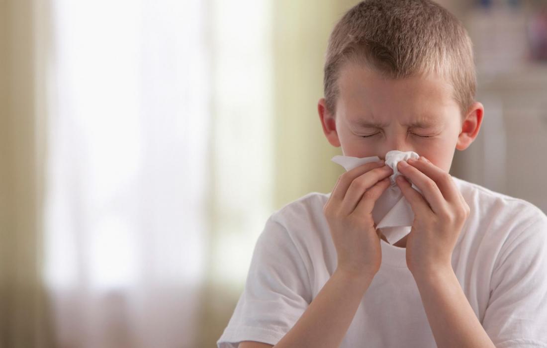 ها كيفاش تفرق بين أعراض البرد و”أوميكرون”؟