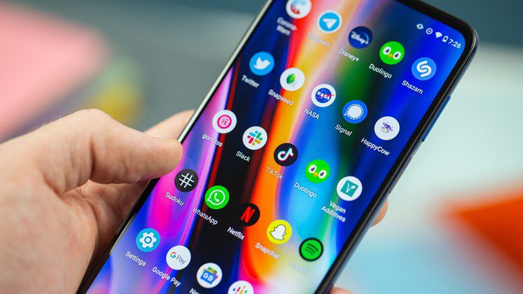 روا بالكم.. عملية احتيال تسرق أموالك عبر مكالمة هاتفية