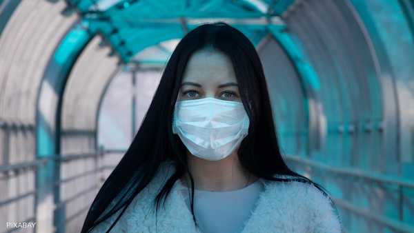 ارتداء الكمامة أم التباعد الاجتماعي.. دراسة تحسم الجدل
