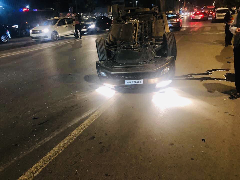 القنيطرة. حادثة سير وسط المدينة تسفر عن إنقلاب (سيارة www ) وإصابات متفاوتة الخطورة (صور )