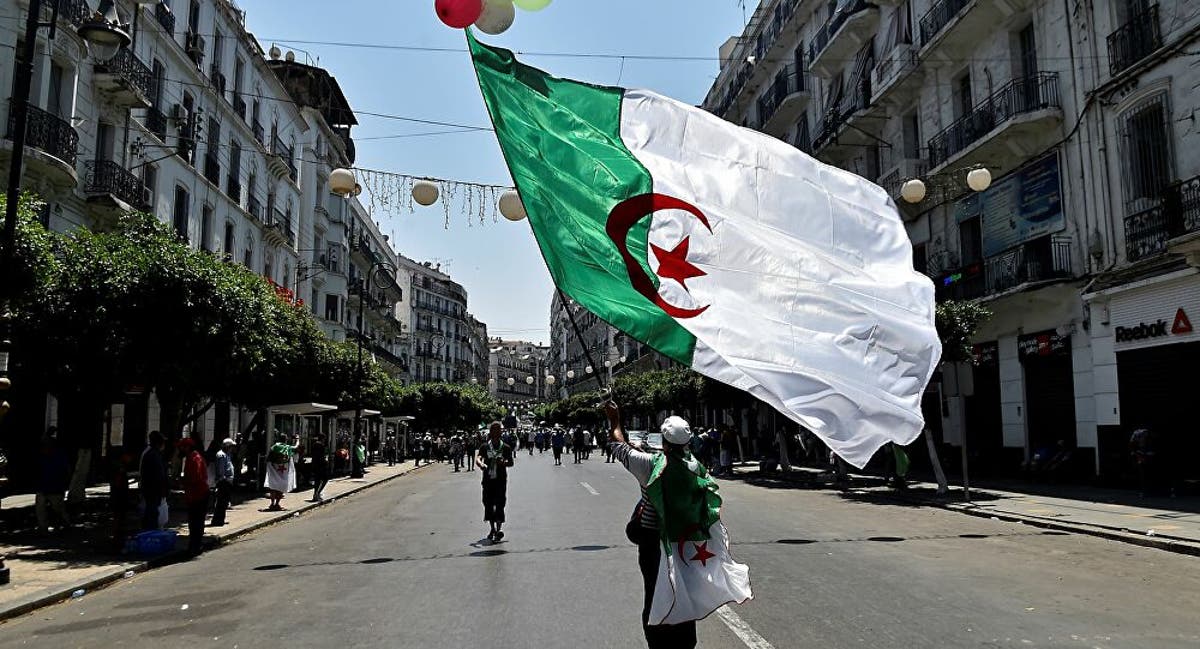 الجزائر.. حزب سياسي معارض يحذر من أن يكون 2022 عاما قاتما