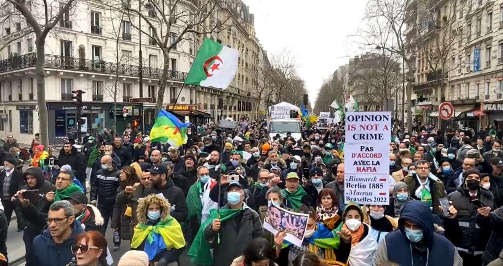 باريس.. مظاهرة حاشدة للجالية الجزائرية عشية الذكرى الثالثة للحراك