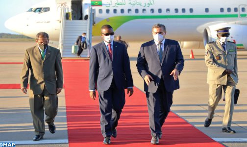 أخنوش يستقبل الوزير الأول الموريتاني الذي حل بالمغرب في زيارة عمل