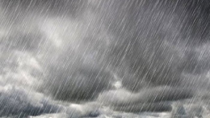 الأرصاد الجوية.. أمطار متفرقة ورياح باردة في توقعات طقس السبت