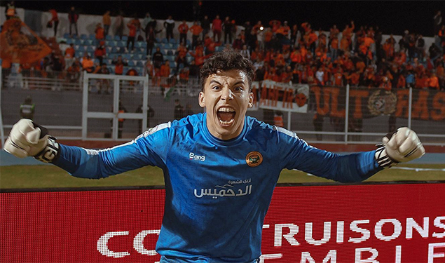 بضربات الحظ.. نهضة بركان يبلغ ربع نهاية كأس العرش على حساب الدفاع الجديدي