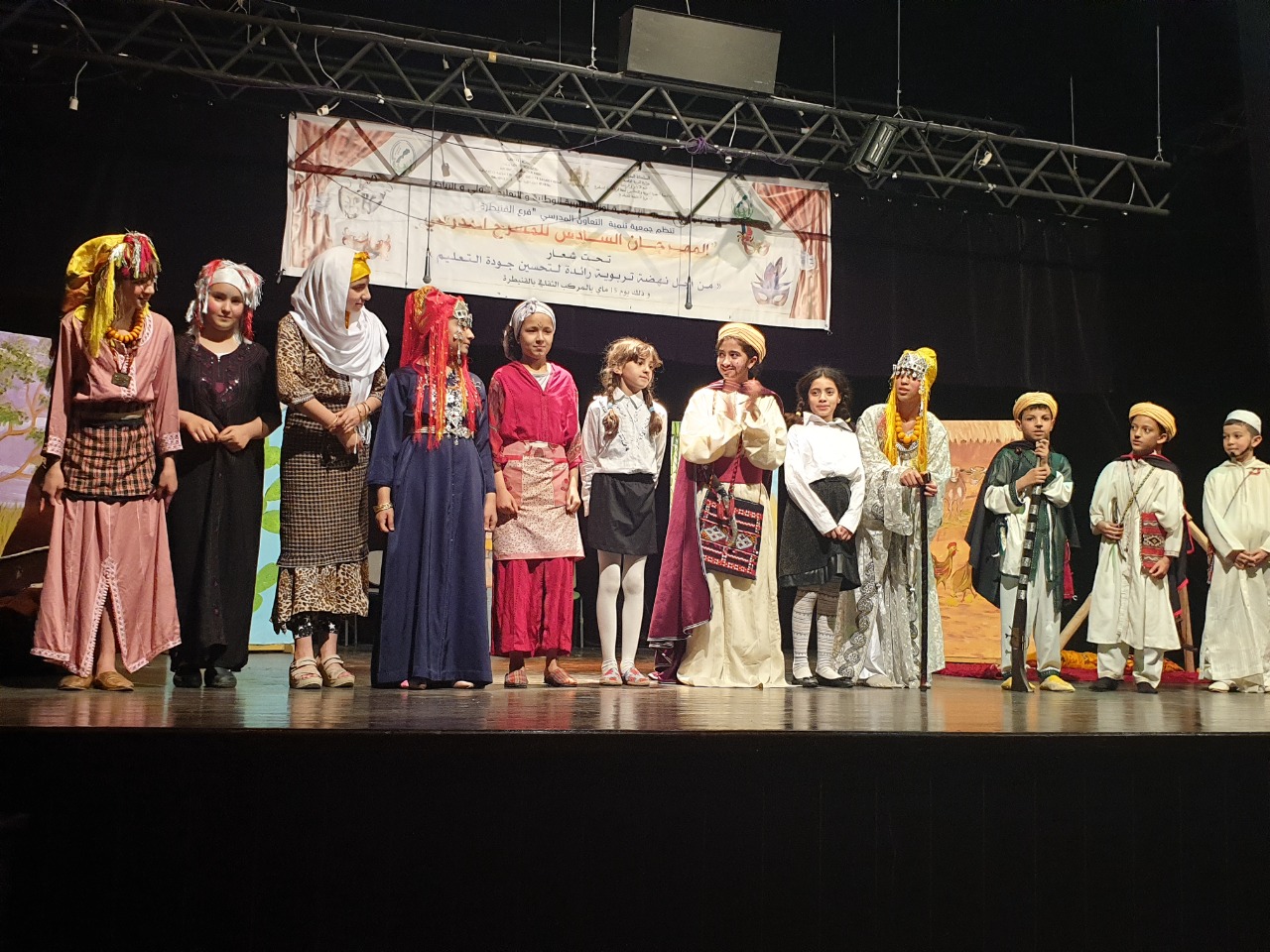 مسرحية “النور والديجور” تفوز بجائزة المهرجان السادس للمسرح المدرسي بالقنيطرة