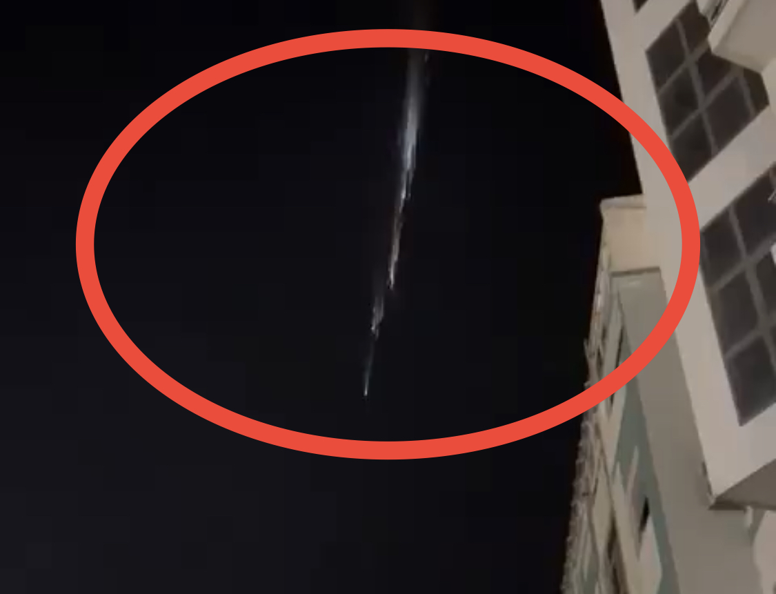 ظهور جسم غريب في سماء طنجة ومواطنون يوثقون المشهد بالفيديو (شاهد)