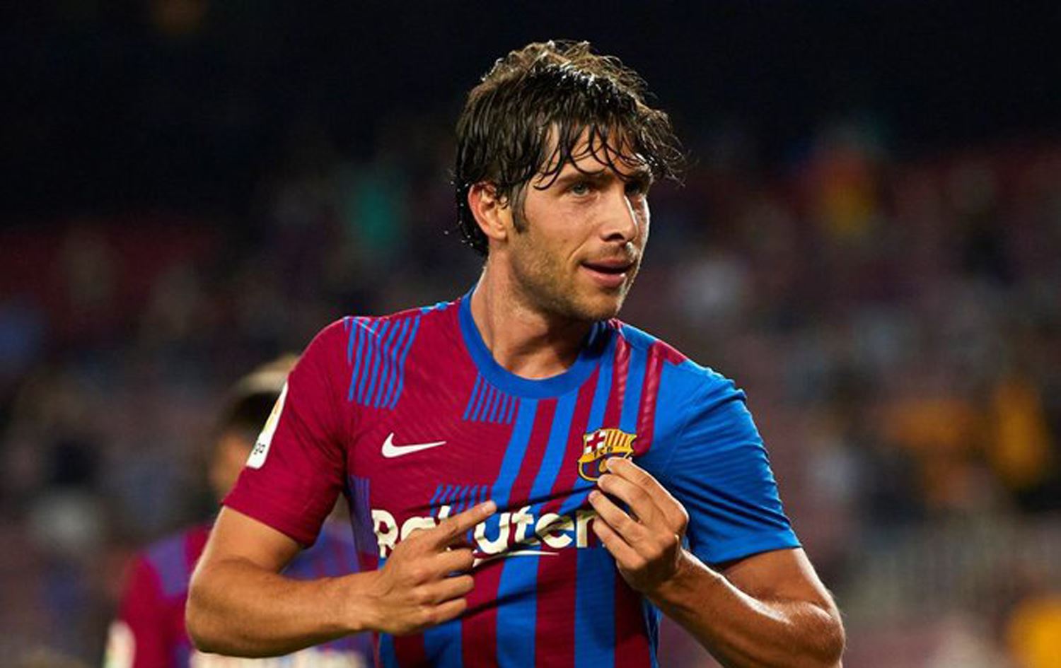 رسميا.. برشلونة يجدد عقد روبيرتو