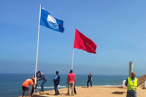 رفع اللواء الأزرق بأربعة شواطئ تابعة لعمالة المضيق الفنيدق