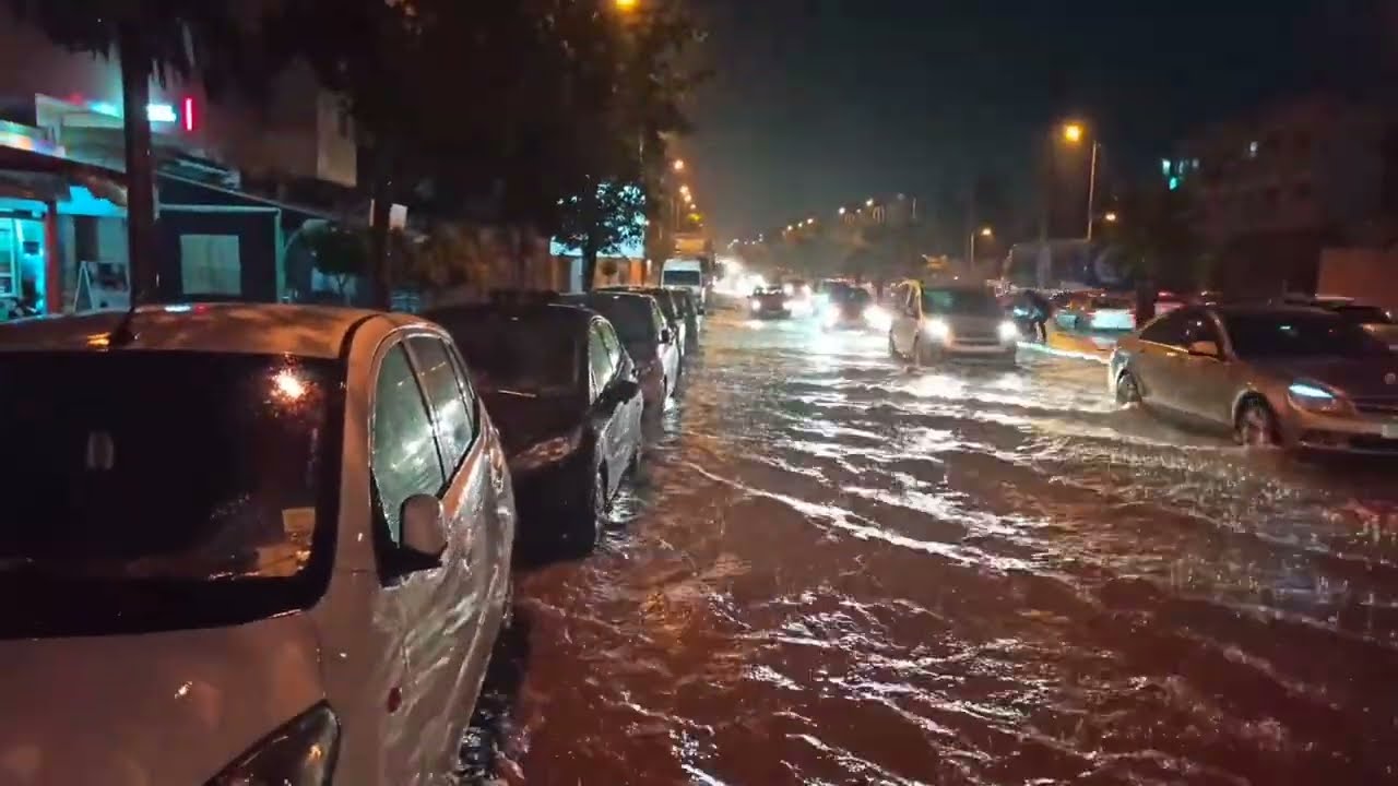 أمطار طوفانية تغرق مدينة فاس