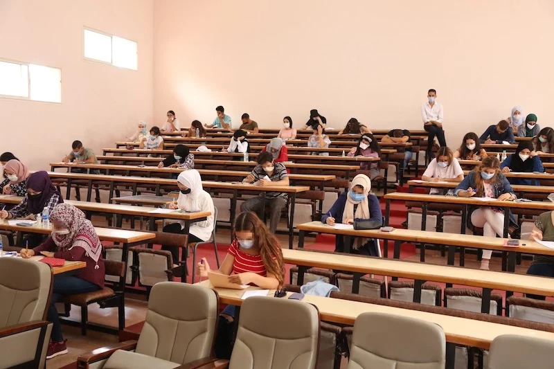 الجامعة المغربية تشرع في تعويض الفرنسية بالانجليزية في التدريس