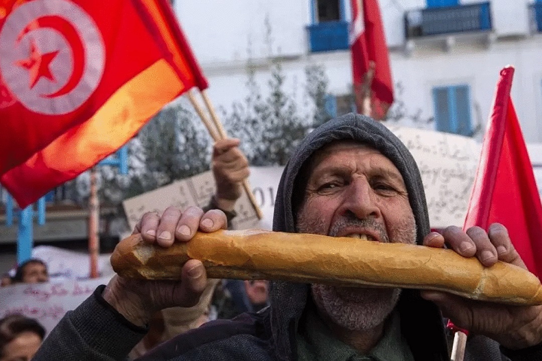 ثورة الجياع تطل برأسها في تونس قيس السعيد