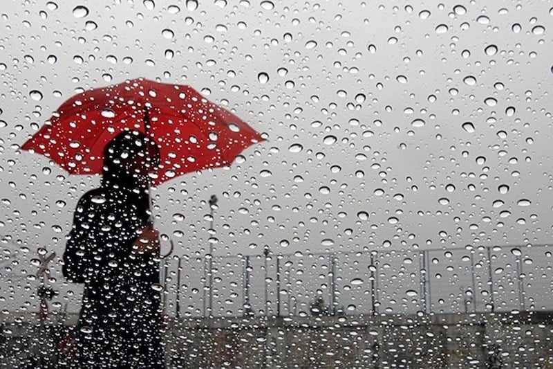الطقس.. أمطار متفرقة ورياح قوية في توقعات اليوم الجمعة