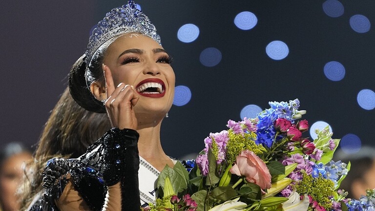 أربوني غابرييل تفوز تُتوج ملكة جمال الكون 2023