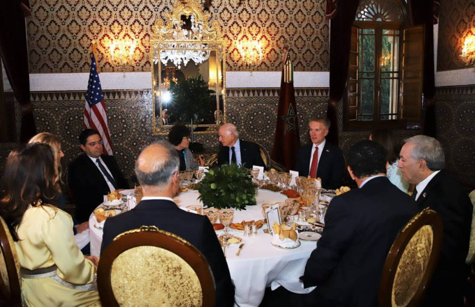 الملك يقيم مأدبة عشاء على شرف وفد من الكونغرس الأمريكي