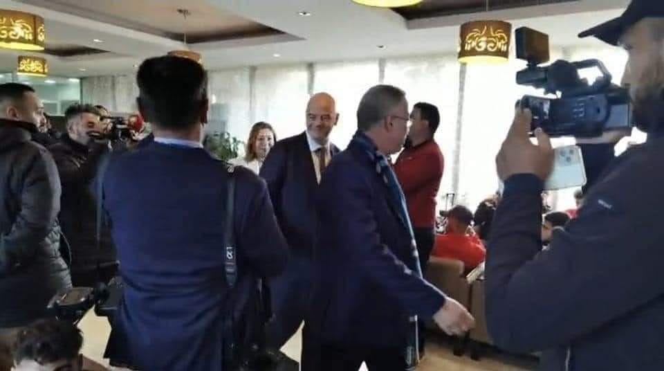 رئيسا الفيفا والكاف يشهدان على فضحية الجزائر و إنفانتينو يتضامن مع المغرب