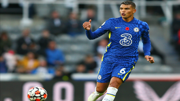 تياغو سيلفا يمدد عقده مع تشيلسي لعام إضافي